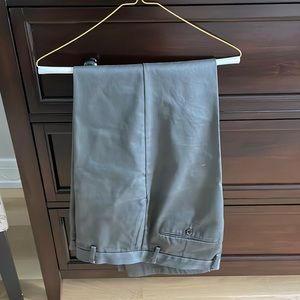 Levi Dockers 34x34 relaxed flat front